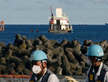 Japón anuncia que verterá al mar aguas radioactivas de la central de Fukushima durante este año