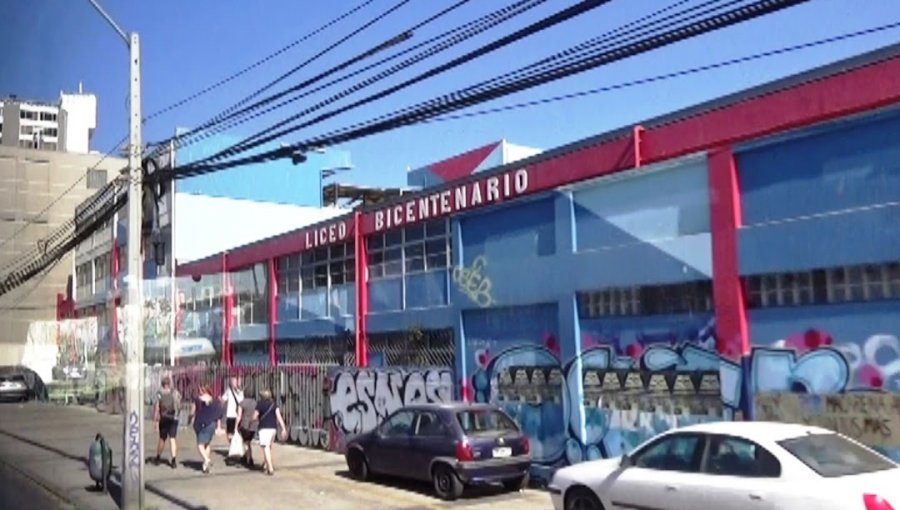 Grupo de delincuentes ingresan y roban especies en Liceo Bicentenario Marítimo en Valparaíso