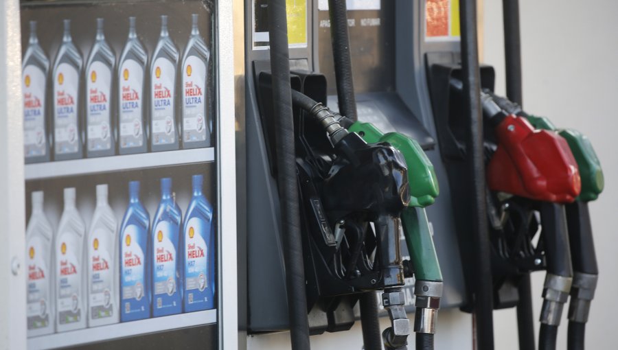 Pronostican que en las próximas semanas el precio a los combustibles seguirá bajando