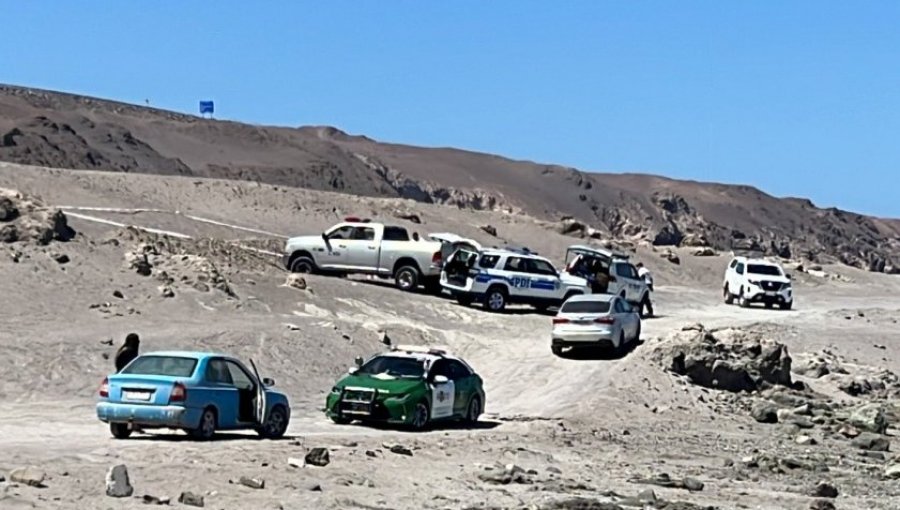 Encuentran dos cuerpos calcinados en el sector de Playa Blanca en Iquique: también fue hallado un vehículo incendiado