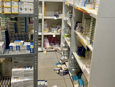 Delincuentes robaron medicamentos, dinero y equipos computacionales desde la Farmacia Popular de San Antonio