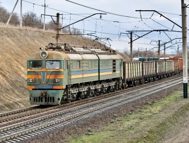 Vías paralelas y locomotoras eléctricas: Proyecto de tren Valparaíso - Santiago también fortalecerá el transporte de cargas