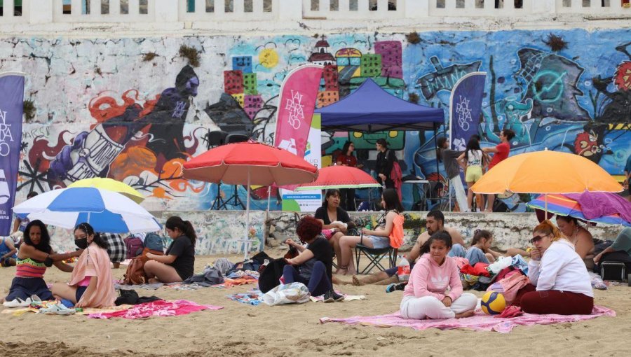 «Verano Seguro»: Entregan instructivo de prevención a bañistas de playas de Valparaíso