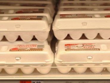 Por qué se ha disparado el precio de los huevos en EE.UU. y se han convertido en objeto de contrabando desde México