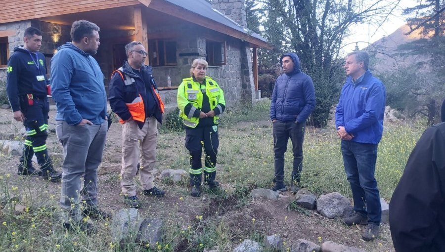 Rescatan a las 20 personas que permanecían aisladas producto de un aluvión en el sector de Yerba Loca