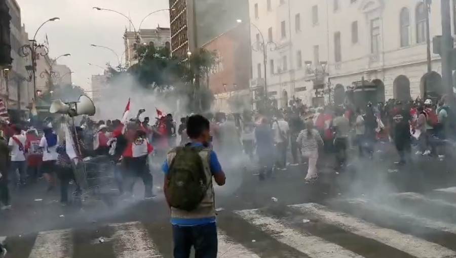 Presidenta de Perú condena protestas en Lima y acusa a manifestantes de querer "caos y desorden para tomar el poder de la nación"