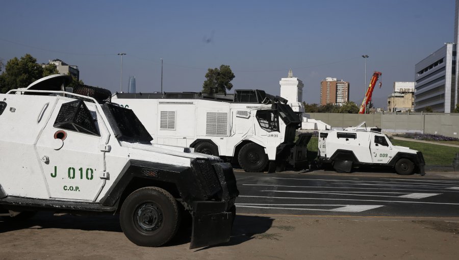 Manifestaciones obligaron a cortar el tránsito en el sector de plaza Baquedano: vehículos fueron desviados