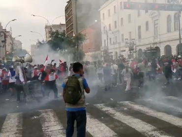 Presidenta de Perú condena protestas en Lima y acusa a manifestantes de querer "caos y desorden para tomar el poder de la nación"