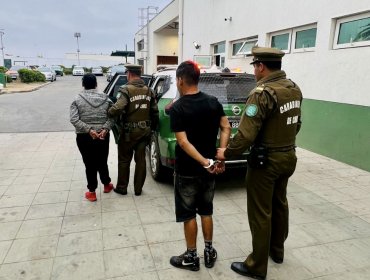 Madre e hijo fueron detenidos tras perder control de camioneta que minutos antes habían robado a congregación religiosa de Quintero