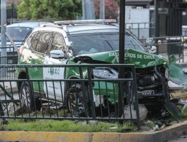 Dos carabineros resultaron heridos tras chocar radiopatrulla en la que se trasladaban en Puente Alto