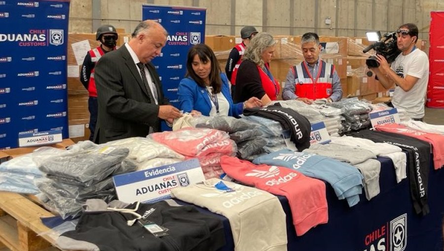 70 mil prendas de vestir consignadas a La Polar ha retenido Aduanas entre septiembre y enero por presunta falsificación