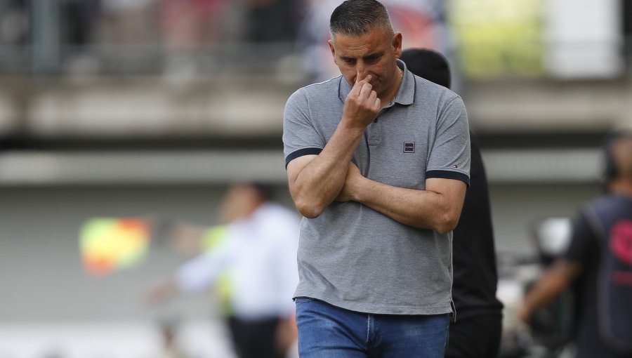 Jaime García cargó contra el césped del estadio Nelson Oyarzún de cara al partido entre Ñublense y Magallanes