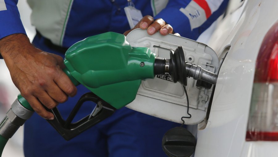Precios de los combustibles registrarán una importante baja este jueves tras entrada en vigencia del nuevo Mepco