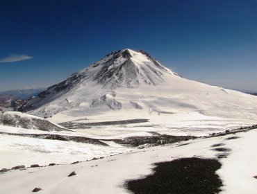 Reportan sismo asociado a fracturamiento de roca en el volcán Tupungatito de la región Metropolitana