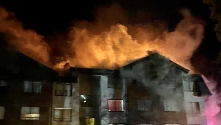 Incendio de grandes proporciones en condominio de Pucón consumió cinco casas y dejó a otras dos con daños mayores