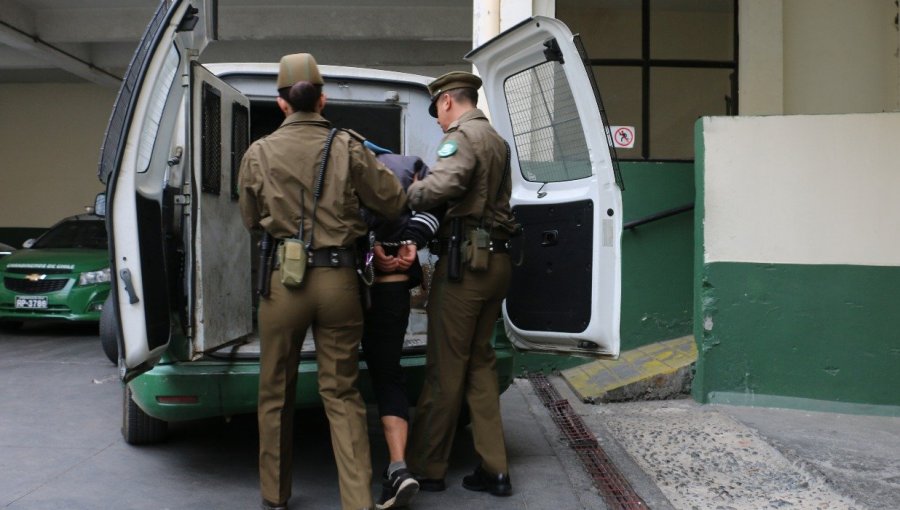 Detienen a dos delincuentes tras encerrona frustrada a furgón de empresa de tabacos en San Pedro de la Paz