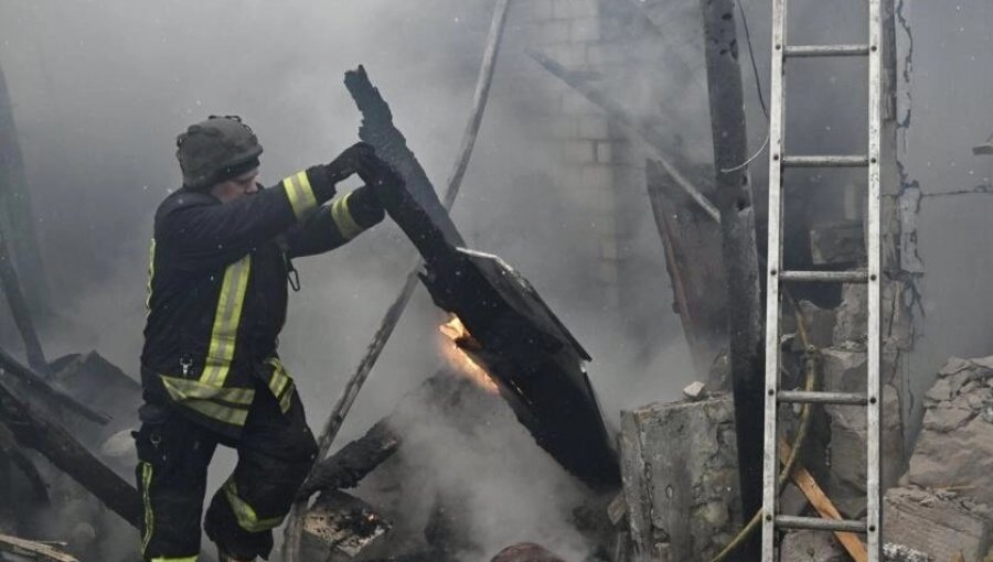 Al menos cuatro muertos y varios heridos dejan ataques rusos sobre Jersón y Járkov en Ucrania