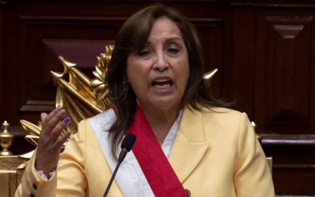 Dina Boluarte presenta proyecto de ley para adelantar las elecciones ante la crisis que vive Perú desde la salida de Pedro Castillo
