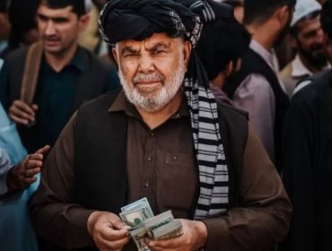 Cómo se financian los talibanes desde que tomaron el poder en Afganistán en julio de 2021