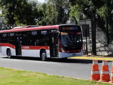 Hombre robó un bus del sistema RED desde terminal en Huechuraba y lo abandonó cerca del centro de Santiago