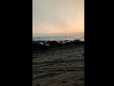 Armada evacuó por vía marítima a habitantes de Caleta Punta Lavapié en Arauco por incendio que ha destruido al menos 30 casas