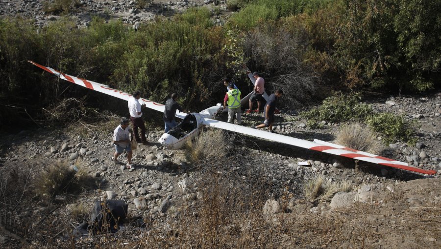 Planeador cayó en la ribera del Río Mapocho a la altura de Vitacura