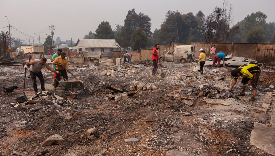 A 22 suben las muertes por los incendios en el sur del país