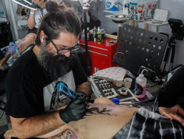 Los fanáticos del tatuaje se reúnen en el Summer Ink en Valparaíso