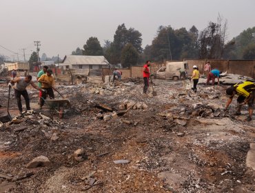 A 22 suben las muertes por los incendios en el sur del país