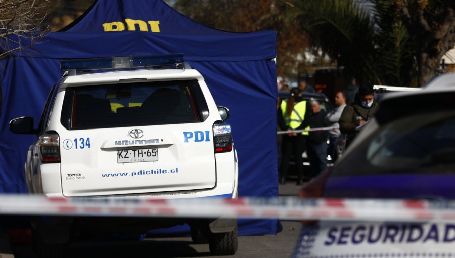 Hombre falleció en un domicilio tras escapar de una balacera en Calera de Tango: víctima también presentaba heridas cortopunzantes