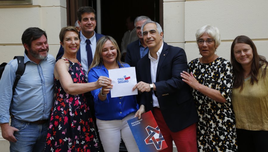 UDI, RN y Evópoli inscriben pacto “Chile Seguro” con el que enfrentarán la elección de consejeros constitucionales
