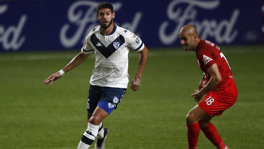 Matías de los Santos arribó al país para convertirse en nuevo jugador de Colo-Colo