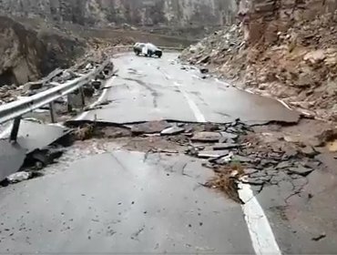 Intensas lluvias provocan daños, cortes de ruta y obligan a cerrar dos pasos fronterizos en la región de Antofagasta