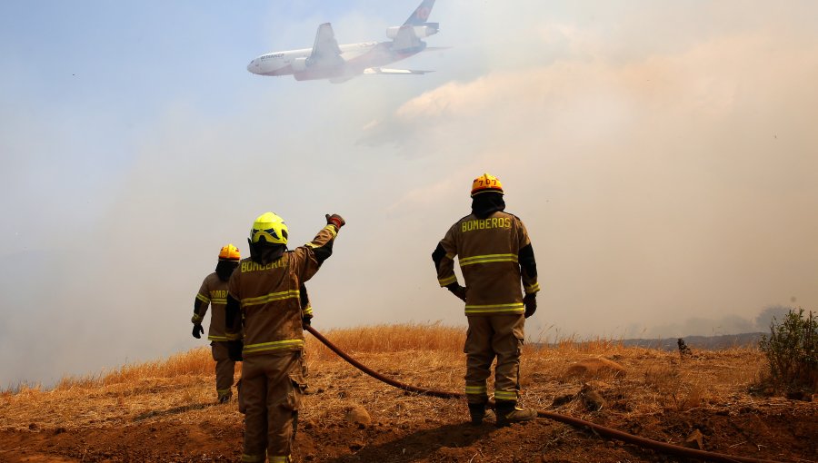 Operación Carrusel: El "Ten Tanker" y el "Aero Tanker" operaron juntos en extinción de incendio en Ninhue