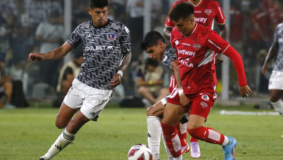 Colo-Colo volvió a los triunfos en el torneo con el debut goleador de Lezcano