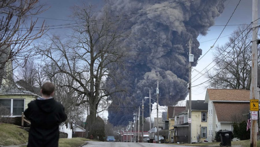 La tragedia medioambiental de Ohio que ha sido opacada por el avistamiento de ovnis y globos espías en Estados Unidos