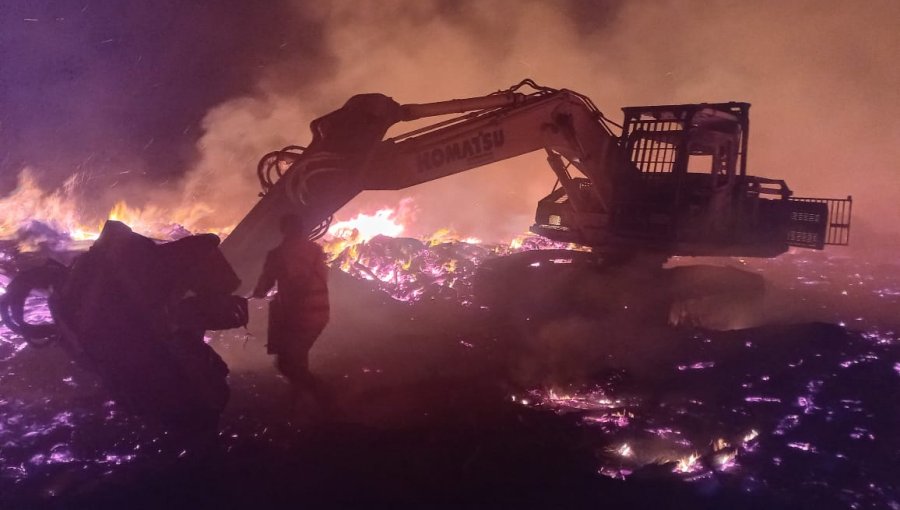 Quema de cinco maquinarias en Teodoro Schmidt provocó foco de incendio forestal