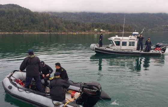 Delincuentes armados irrumpieron en la Capitanía de Puerto de Cochamó robando armamento y municiones