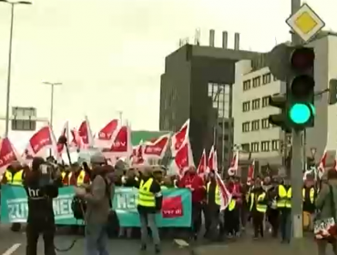 Huelga de trabajadores aéreos de Alemania deja a 300 mil pasajeros varados