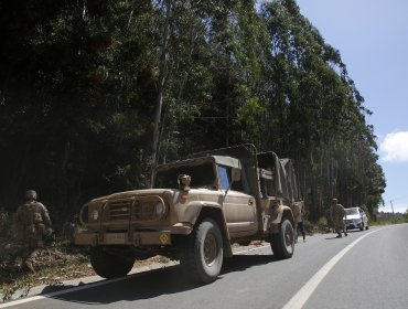 Ordenan evacuar cuatro sectores de Coronel por avance de incendio forestal