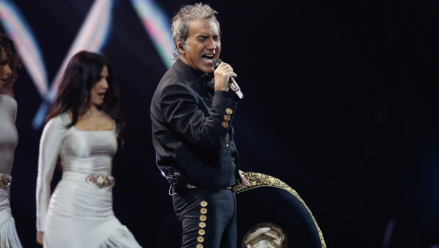 Con constantes críticas al sonido, Alejandro Fernández logró Gaviota de Plata y de Oro en su visita a Viña 2023