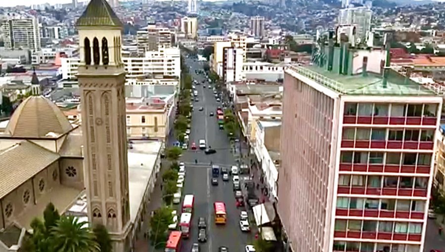 Avanzan obras de mejoramiento de rutas peatonales en la Av. Pedro Montt de Valparaíso: se intervendrán 24 veredas