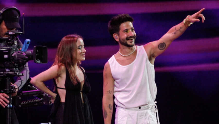 Camilo protagonizó romántico momento con Evaluna en Viña 2023: Cantaron juntos sobre el escenario de la Quinta Vergara