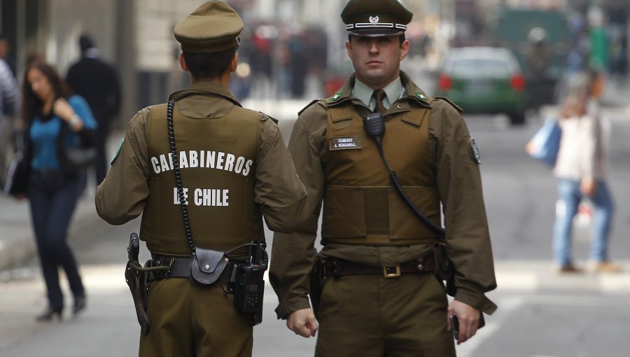 Carabinero resultó baleado tras intentar frustrar una encerrona en Santiago