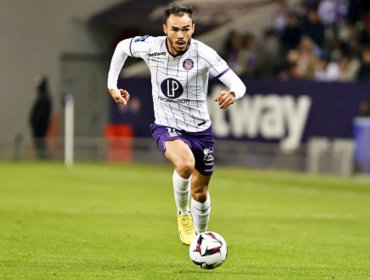 Gabriel Suazo fue titular en dura goleada del Reims al Toulouse