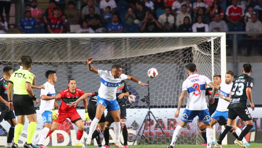 Universidad Católica aplastó al invicto Palestino y es nuevo líder del torneo