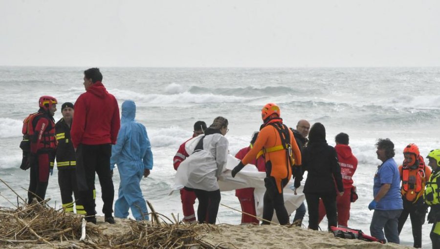 Naufragio cerca de costas de Italia: cerca de 40 muertos