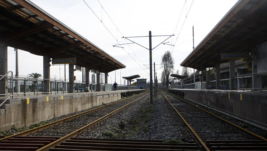 Encuentran cadáver en un andén de la estación Barón del Metro de Valparaíso: se trataría de una persona en situación de calle