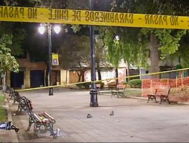 Hombre fue apuñalado y baleado en la plaza Yungay de Santiago: debió ser trasladado de urgencia a un hospital