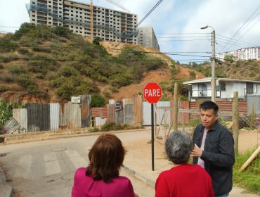 Diputado Celis pide a autoridades intervenir ante deslizamiento de tierra en Valparaíso por construcción de megaedificio en Viña del Mar